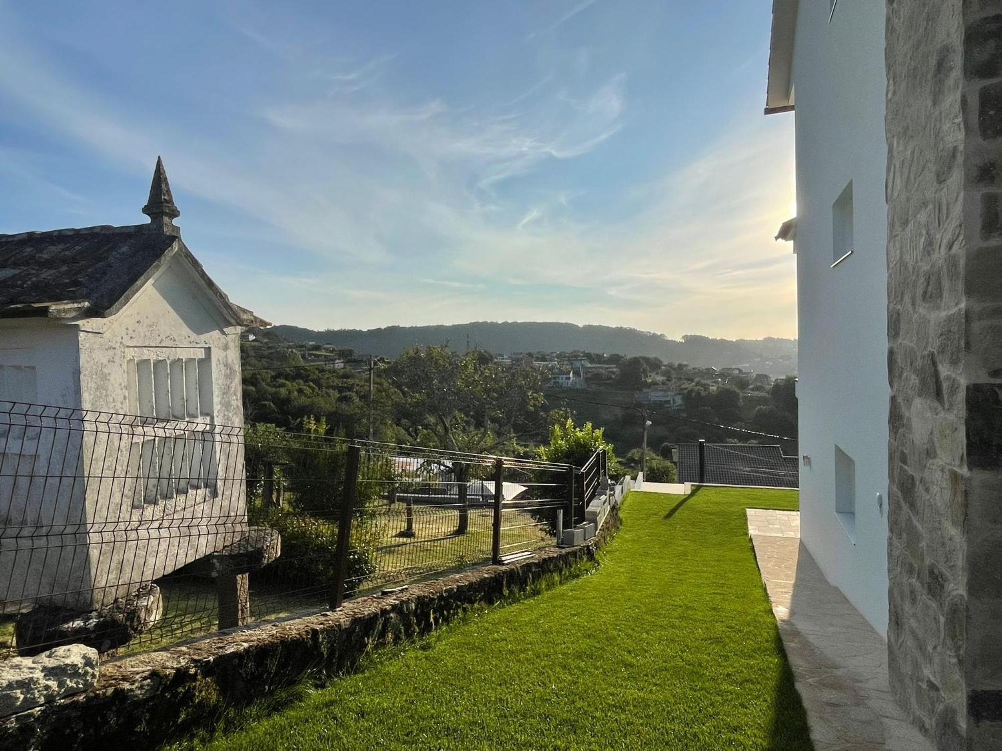 Vou Nun Bou Villa Bueu Bagian luar foto